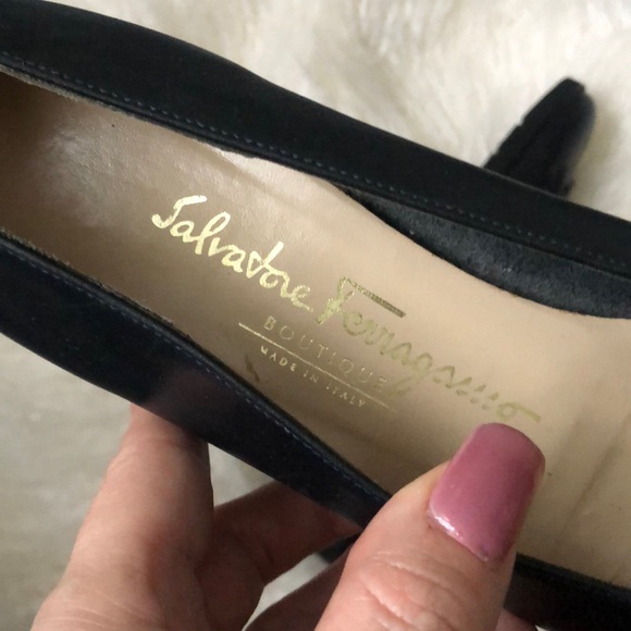 Salvatore Ferragamo Classic Leather Horsebit Pumps - Picture 2 of 7